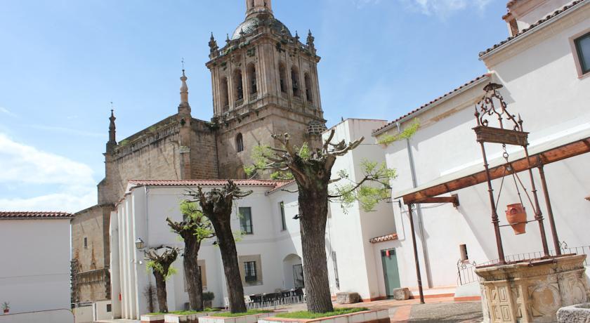 Sumaiya El Palacio Coria Kültér fotó