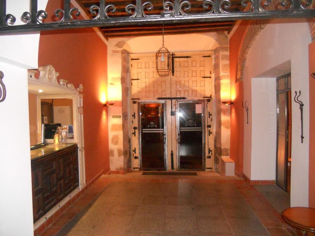 Sumaiya El Palacio Coria Kültér fotó